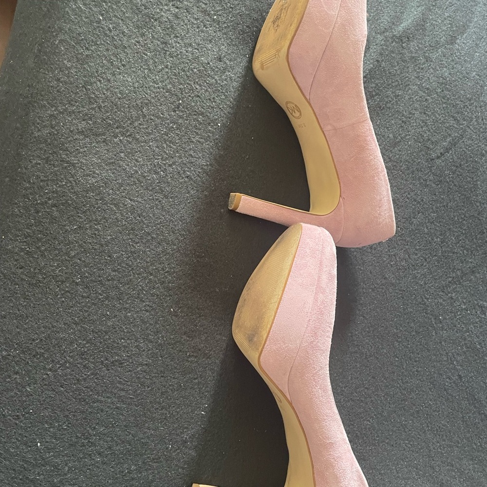 Gorgeous Michael Kors 9.5 heels. Only worn once!! - Picture 3 of 4